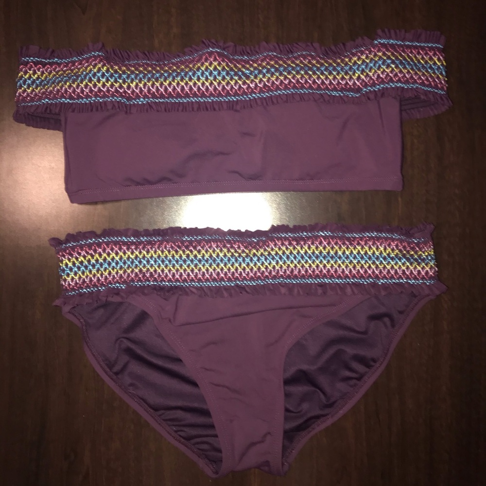 Adorable off the shoulder bikini